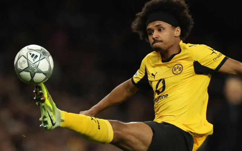 موقف كريم أدييمي من تجديد عقده مع بوروسيا دورتموند يثير اهتمام مانشستر يونايتد